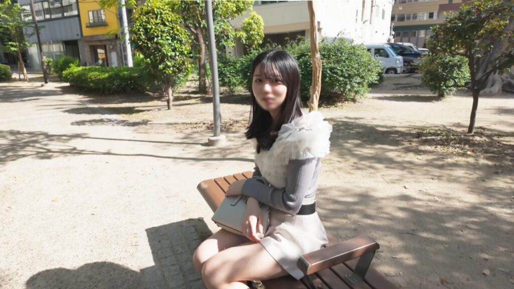 FC2-PPV-4681481 初撮り※Eカップ22歳笑顔燦々(さんさん)な新卒むっつりOLと初デートから合体まで!?