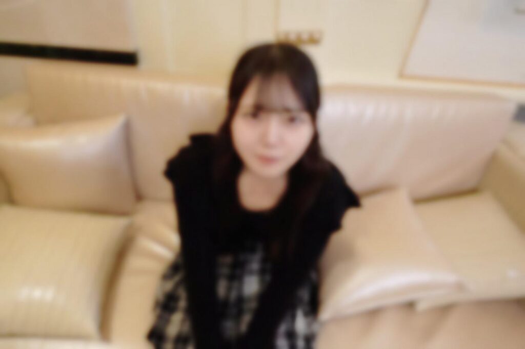 FC2-PPV-4804796 3日間!70OFF!【初撮り】【18歳】本物ウブ。世間を知らない18歳を激生ハメ出し。巨根で失う己の理性、初々しいリアクションは大人の世界を知らない紛れもない事実です。。。