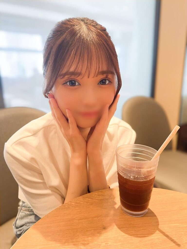 FC2-PPV-4627449 膣圧ゴイスー！おまんこきつきつ天真爛漫めっかわ女子大生・２０歳⇒可愛い笑顔でまんこをすんごい締めつけてきてやばい⇒中出し＆パイ射『さとみん』