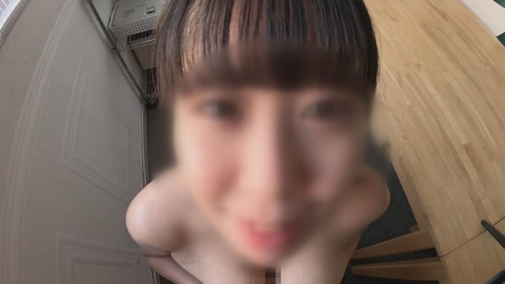 FC2-PPV-4694019 「エロ爆乳人妻が事務所でマイクロビキニに着替えてフェラ！」 フェラする女