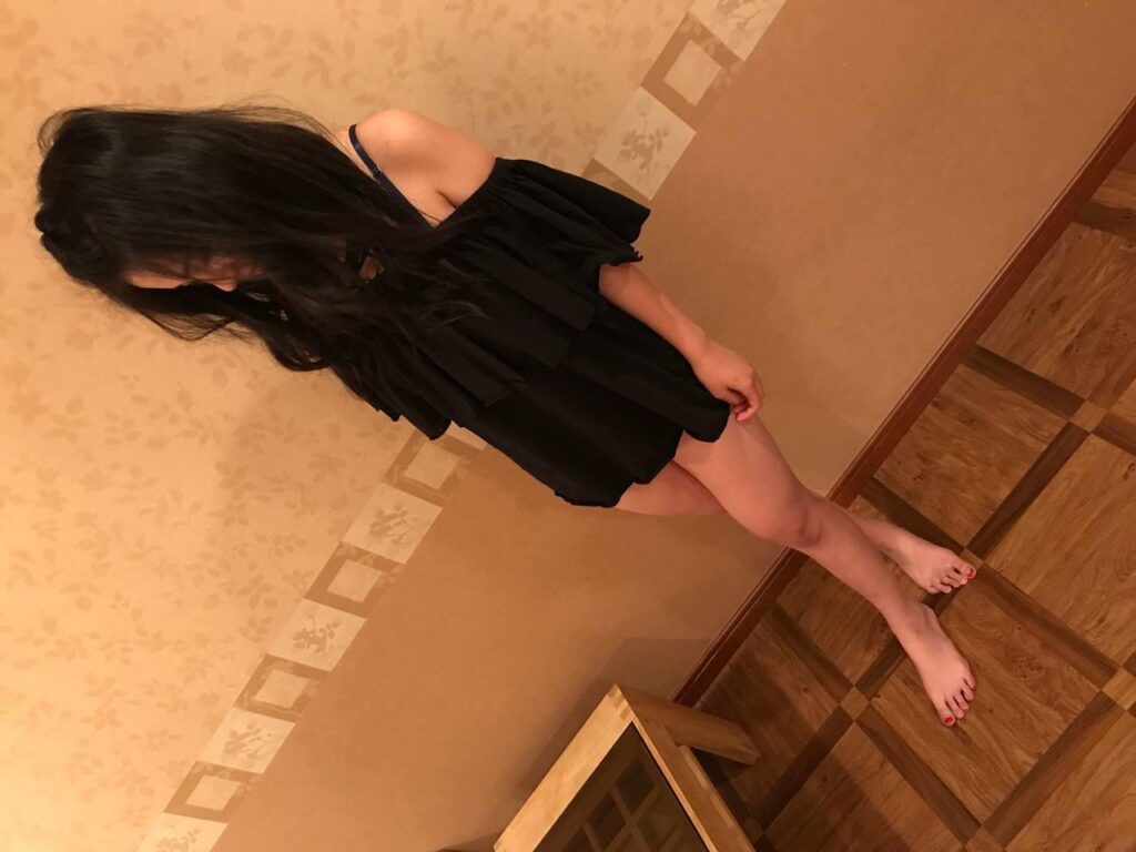 FC2-PPV-1752265 電話しながらハメ 彼氏いるのにいないと嘘つく悪いスレンダー