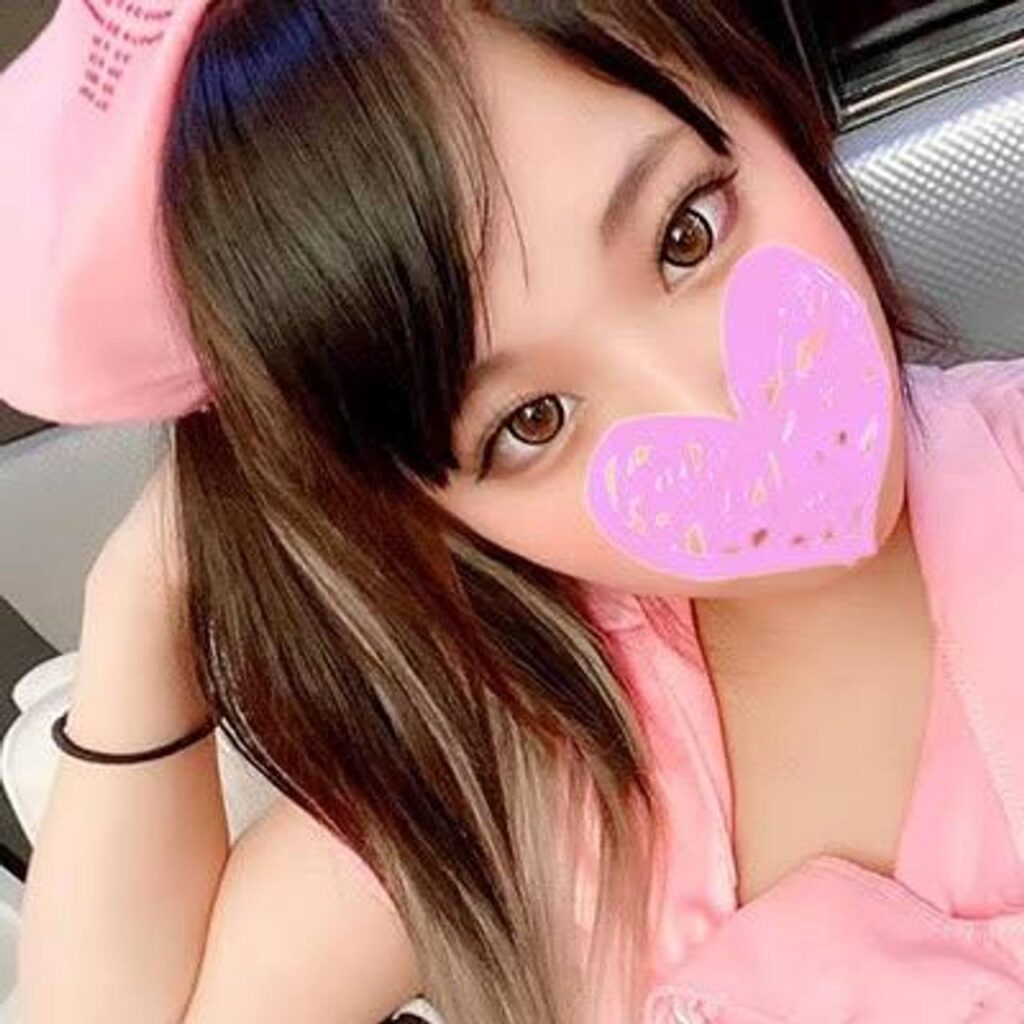 FC2-PPV-4525591 【無修正・18歳!】 魅力的過ぎる若妻Yukiのセクシーナース姿に胸キュンが止まらない! 脳がとろける本気のキスで脳イキ確定～濃厚ピストン懇願する若妻に孕ませ覚悟の種付けプレス!