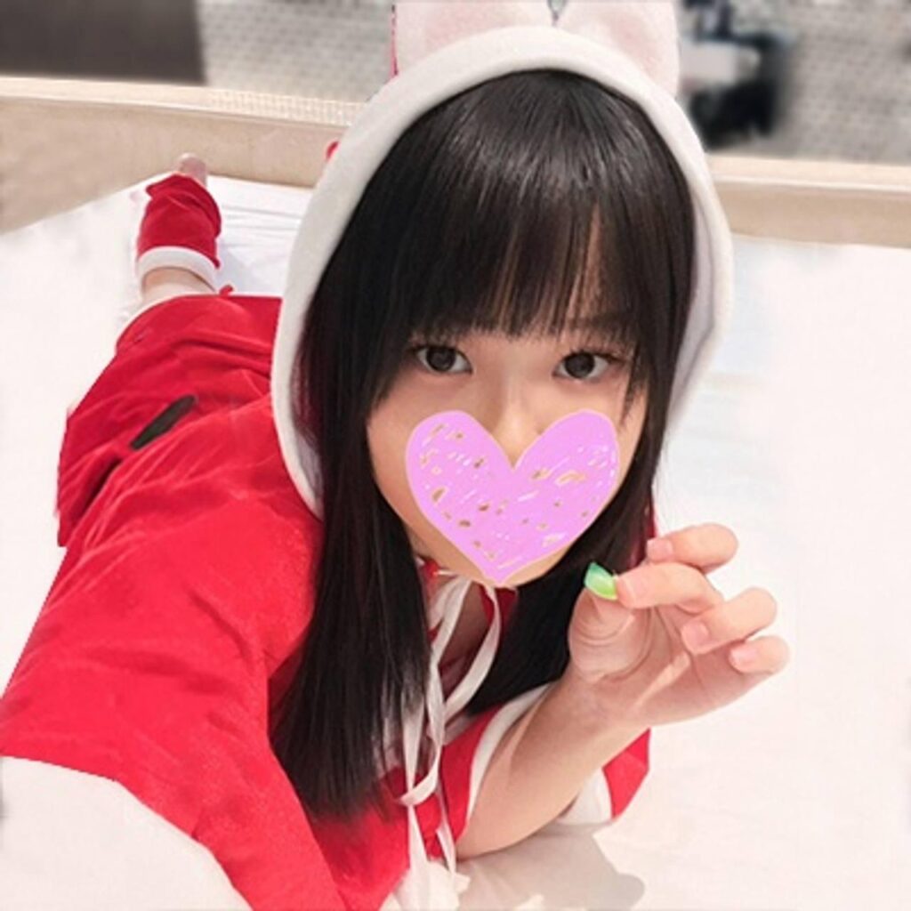 FC2-PPV-4588969 【無修正】妖精のように可愛いサンタちゃんとイチャはめ! 憧れの清楚系お嬢様が本気イキのメリクリ密着中出しセックス!!