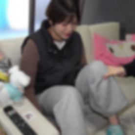 FC2-PPV-4852434 ♯18 4児の 旦那の仕事中の寝室に男を招き入れチンポしゃぶりと生中だしを求めてしまう