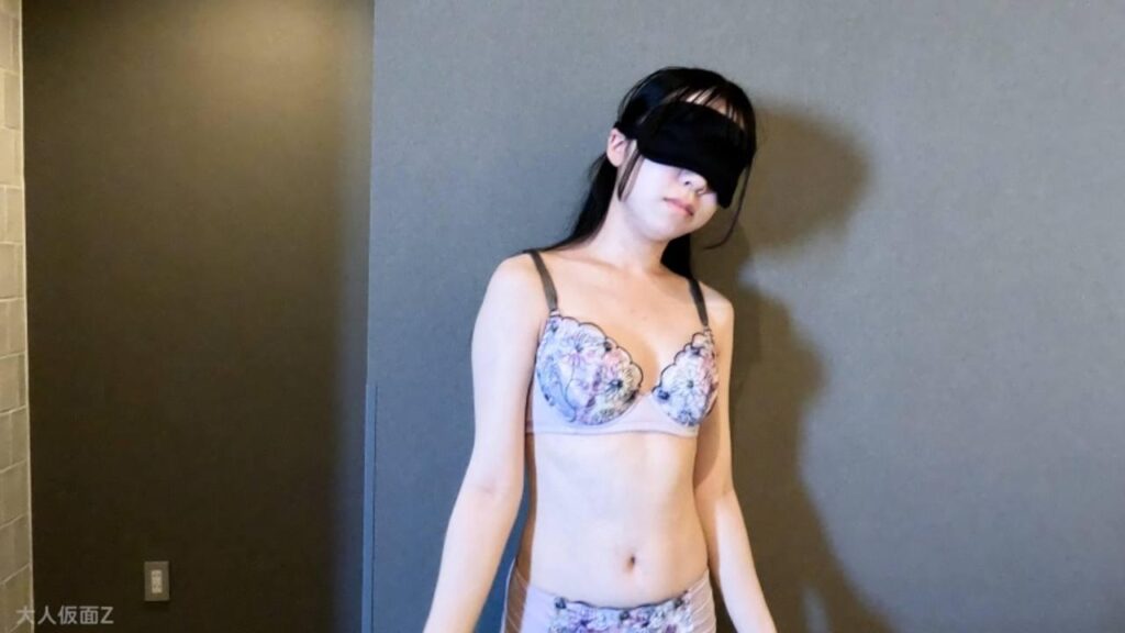 FC2-PPV-4535193 【素人初撮り】しおり(18) 嫌と言えない性格みたいなので、アナル貫通してきゅうりを突っ込んだりATMをしたり逆顔面騎乗をして、イラマしました。