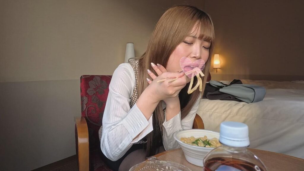 FC2-PPV-4701342 ※春のマン祭り特別価格で【無】みんな大好き美玖ちゃんファイナル？★OL×うどん×３P×無限中出し★昼の休憩時間が極上のエロタイム！！